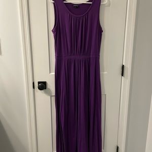 Sleeveless maxi dress